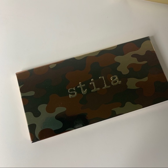 NEW Stila Camouflage Beauty Eye Shadow Pallet - Picture 1 of 4